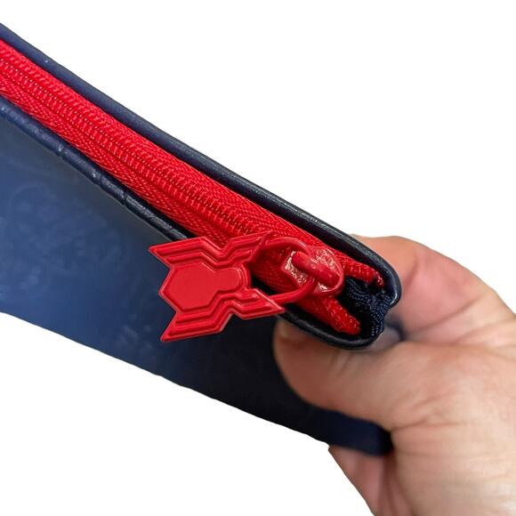 United Airlines First Class Marvel SpiderMan Far From Home Amenity Travel Bag - Picture 6 of 12